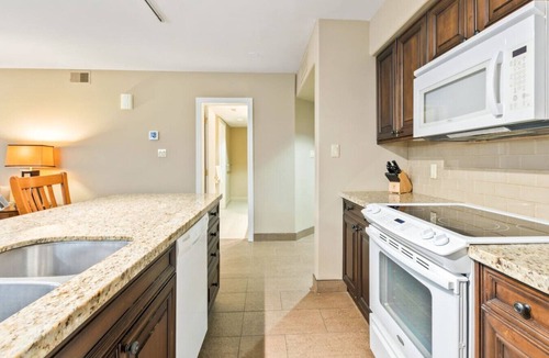 Oro-Medonte Apartment | Gym+Pool+PetFriendly+KingBeds