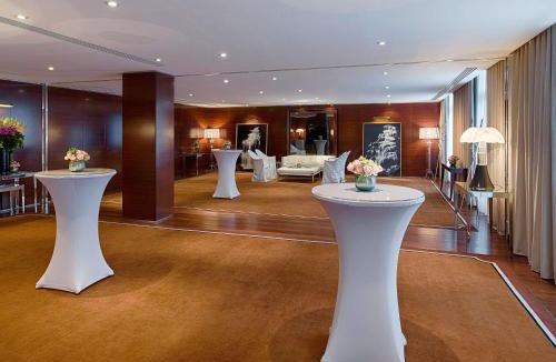 Faubourg-du-Roule Hotel | Hôtel Le Royal Monceau Raffles Paris