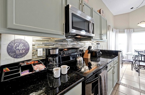Lake Davenport Estates Villa | H&K Florida Vacation Villa, Entire Villa near Disney/Universal Theme Parks and Golf! Pool, Firepit,