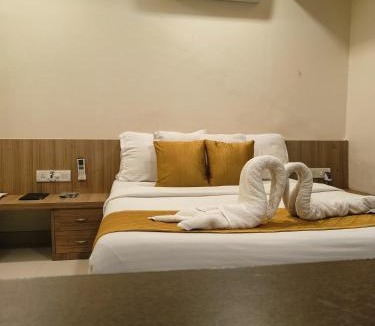 Bandra East Hotel | Habeeba Stay BKC