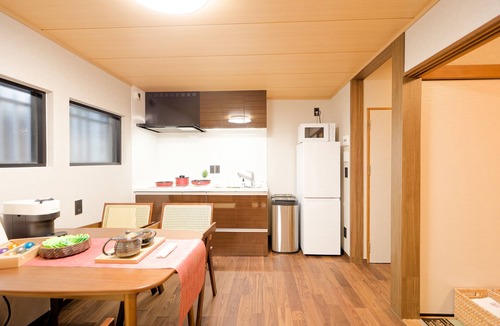 Shinjuku Villa | Haku B Hotel is a light-filled Japanese-style guesthouse/Tokyo's cold winters/Rare warmth in all rooms/Located in the heart of Shinjuku/Only a 4-minute walk from East Shinjuku/Maximum occupancy of 6 people/Completely renovated.