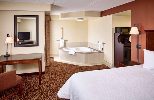 North Bay Hotel | Hampton Inn by Hilton North Bay