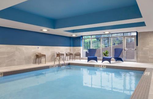Midland Hotel | Hampton Inn Midland, On