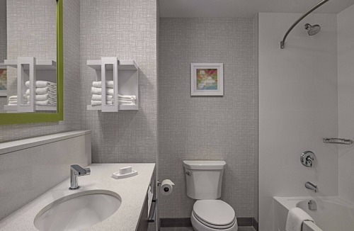 Midland Hotel | Hampton Inn Midland, On