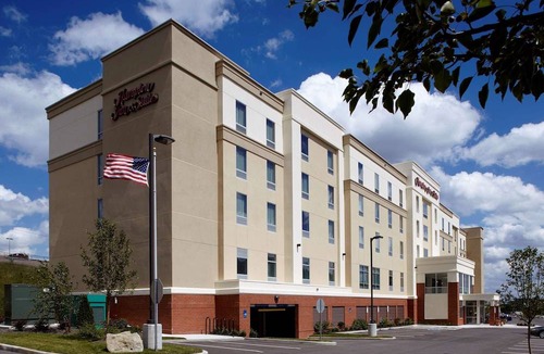 South Hills Hotel | Hampton Inn & Suites Pittsburgh Airport South/Settlers Ridge