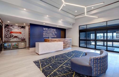Burlington Hotel | Hampton Inn & Suites Burlington, Ontario, Canada