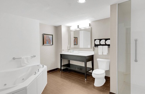 Markham Hotel | Hampton Inn & Suites by Hilton Toronto Markham