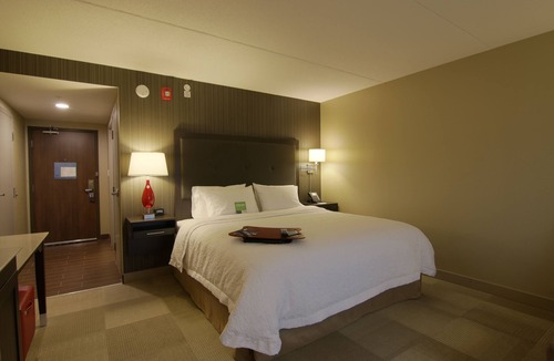 Markham Hotel | Hampton Inn & Suites by Hilton Toronto Markham