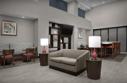 Lakeland Hotel | Hampton Inn & Suites Lakeland-South Polk Parkway