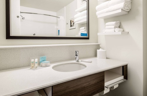 Whitney Ranch Hotel | Hampton Inn & Suites Las Vegas-Henderson