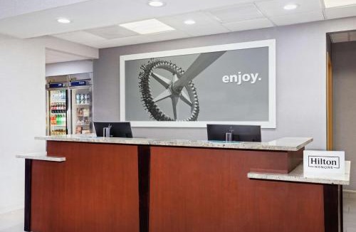 Southwest Orlando Hotel | Hampton Inn & Suites Orlando International Drive North