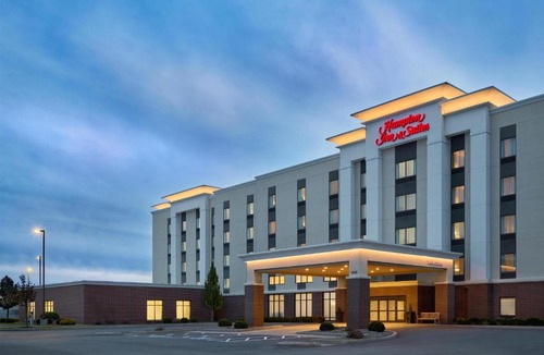 Syracuse Hotel | Hampton Inn & Suites Syracuse North Airport Area