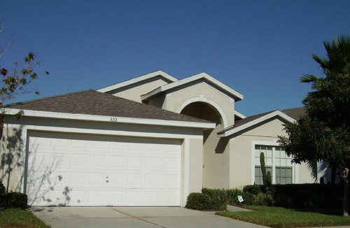 Davenport Villa | Hampton Lakes Luxury 4 Bed Villa, Games room, FREE Internet access, Lake View