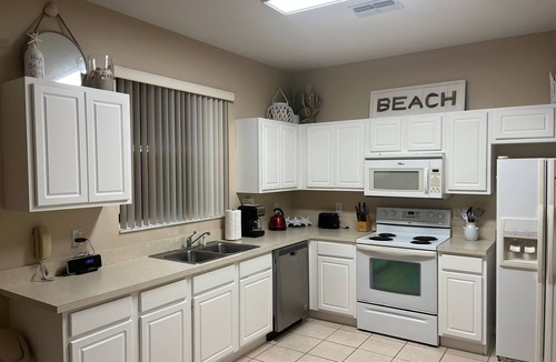 Haines City House | Happy Days villa with pool in gated community!