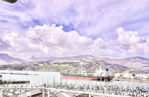 Lyttelton House | Harbour/marina views in Lyttelton, out door bath,15 mins from Christchurch