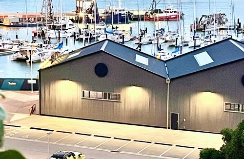 Lyttelton House | Harbour/marina views in Lyttelton, out door bath,15 mins from Christchurch