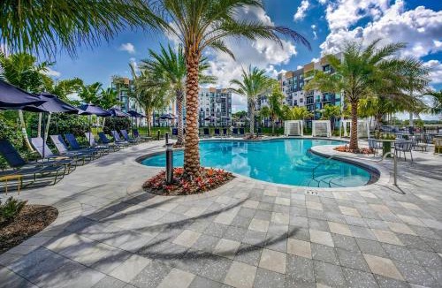 Miami Gardens House | Hard Rock Stadium Home Base! Luxe Condo w/Pool