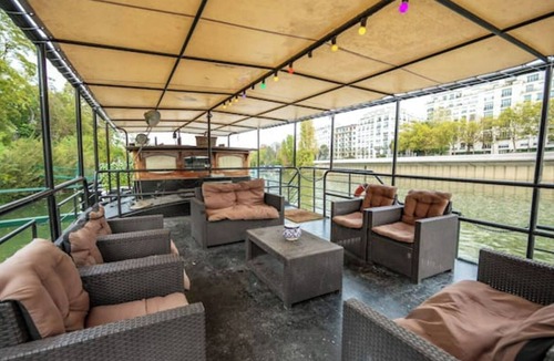 Puteaux House | "HARMONIE" - PENICHE 200m² - PARIS - 4 bedrooms, terrace 100m², sleeps 10