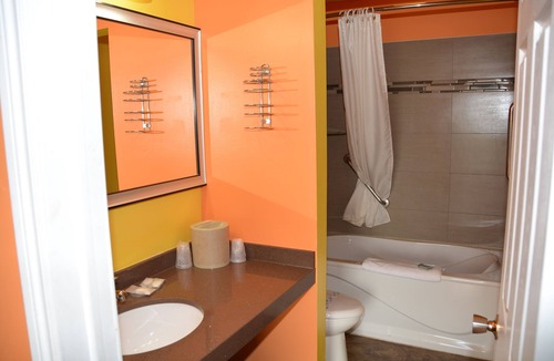 Goderich Hotel | Harmony Inn