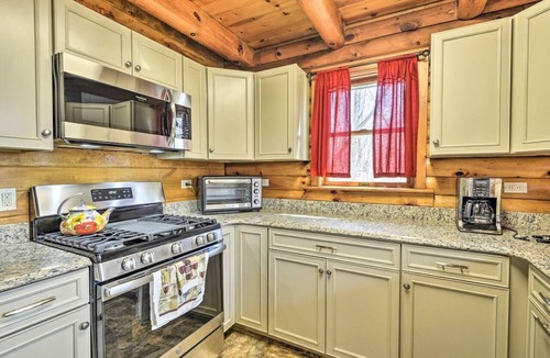 Pleasant Mount Cabin | Harmony Residence Estate · Poconos Retreat