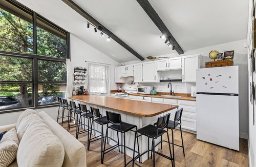 Flagstaff House | Harry Potters Hideaway-Walking distance to everything! Golf, food, coffee shops