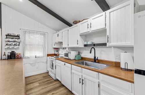Flagstaff House | Harry Potters Hideaway-Walking distance to everything! Golf, food, coffee shops