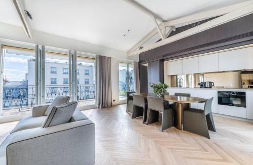 L'Europe Apartment | Haussman Palace Appartment