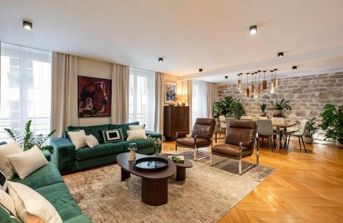 Porte-Saint-Martin Apartment | Haut Marais - My Showroom