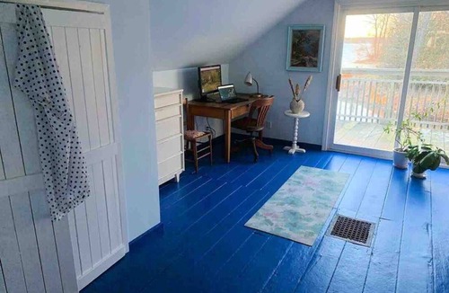 Adolphustown House | Hay Bay Hideaway - Retreat & Conference Centre