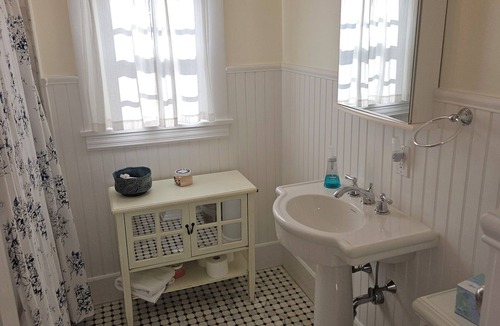 Ridgefield Bed & Breakfast | Heart Historic on Main St. Large Suite Fireplace. Ridgefield. 1.5 bathrooms.