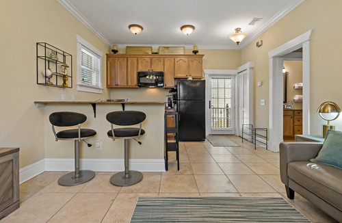 Hyde Park Apartment | Heart of Hyde Park Tampa/Parking/Netflix/Gym
