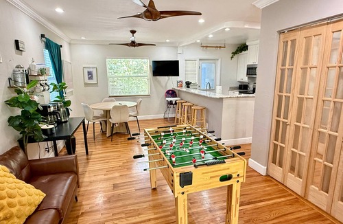 South Middle River House | Heated Pool/Hot Tub/10 min Beach & Airport - FIFA!