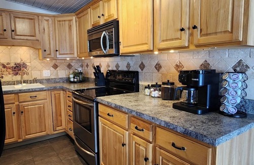 Laurelton Cabin | Heavenly Views on the Creek!