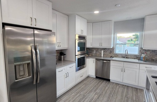 Tampa House | Hello Sunshine! 4 Bedroom w/Pool and Outdoor Bar