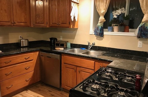 Hepworth Apartment | Hepworth Studio Apartment, 3 Wooded Acres