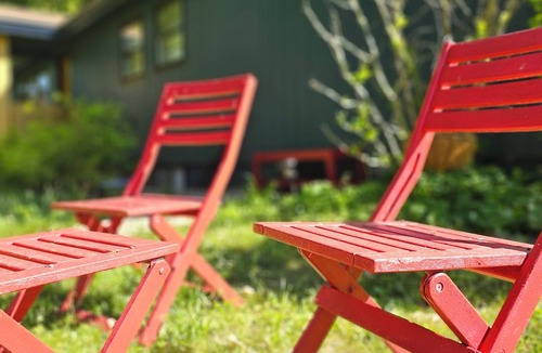 Rhinebeck Village Business District Apartment | Hibiscus Suite - Private Studio Apartment in Rhinebeck Village