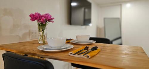 Rhinebeck Village Business District Apartment | Hibiscus Suite - Private Studio Apartment in Rhinebeck Village