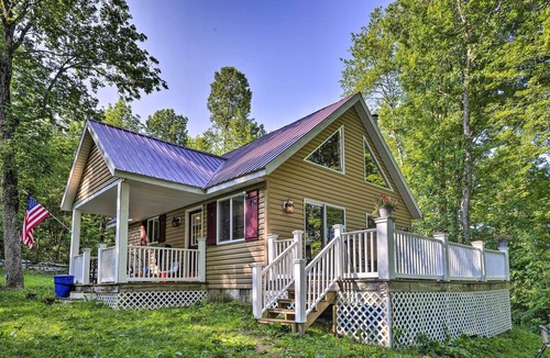 Town of Smyrna Cottage | Hidden Lakefront Retreat: Fire Pit & Fishing Dock!