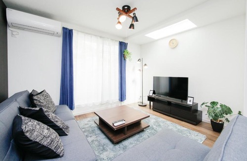 Ota Apartment | Higashi Rokugo WHITE by Tranova