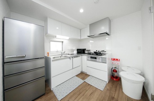 Ota Apartment | Higashi Rokugo WHITE by Tranova