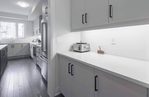 Aurora House | High ceiling home In Newmarket