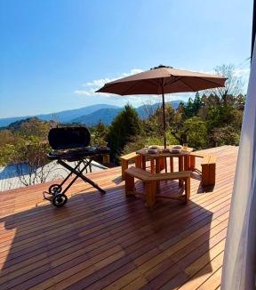 Yamakita Villa | HighLand 伊豆大島箱根連峰を望む高級貸切ヴィラサウナ大型ウッドデッキ薪ストーブ完備