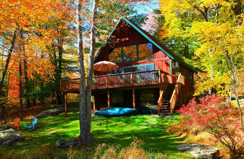 Wallenpaupauk Lake Estates Ski Chalet | ★ - Highly Rated Waterfront: Hot Tub, Fireplace, Pet Friendly! -★