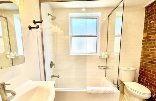 Meaford Apartment | "Hike" at Hills Meaford | 2BD Suite + Pets!