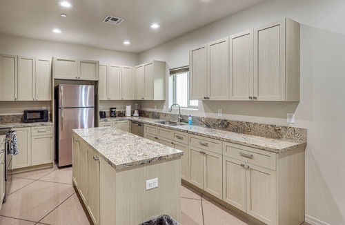 Lake Havasu City Apartment | Hike & Explore: Apt 3 Mi to Lake Havasu & Dtwn!