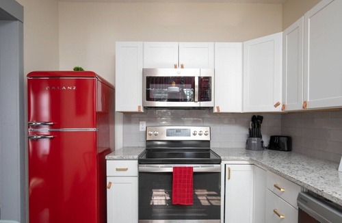 Crestline Heights House | Hiking Near Ruffner Mountains! East Lake Stunner