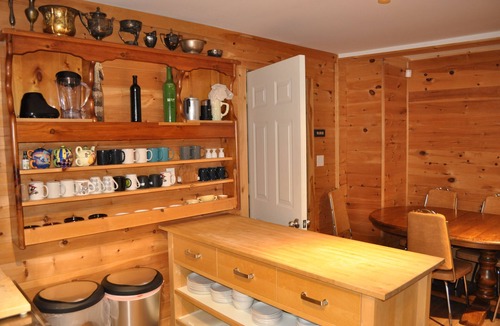 Port Loring House | Hilltop Cottage With Room To Spare