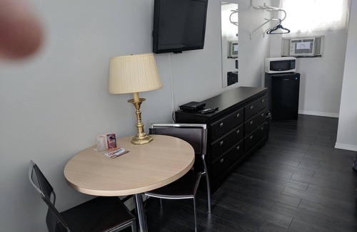 Kingston Hotel | Hilltop Motel