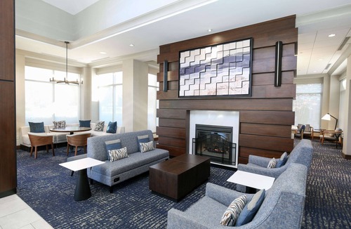 Plainview Hotel | Hilton Garden Inn Melville