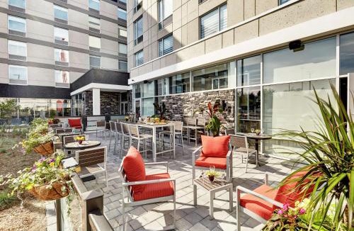 Steeles Industrial Hotel | Hilton Garden Inn Toronto/Brampton West, Ontario, Canada